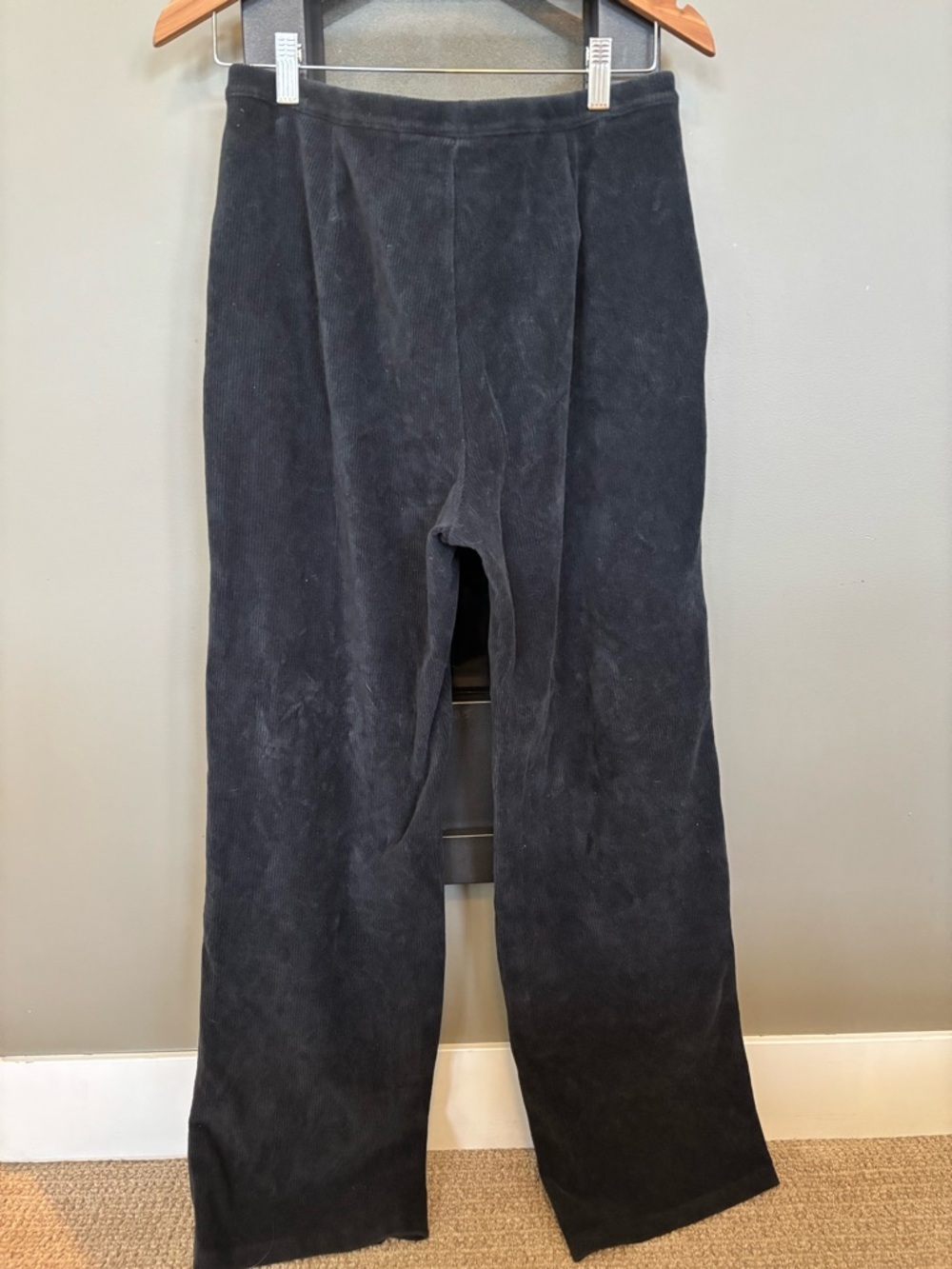 L.L.Bean Corduroy Pants Women’s Large Black Elastic Waist Straight Leg Cozy​ - Picture 3 of 6